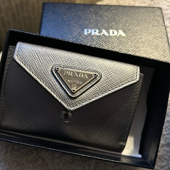 Prada all inclusive mini compact wallet..Like New🥳🥳❌❌ - Picture 1 of 8